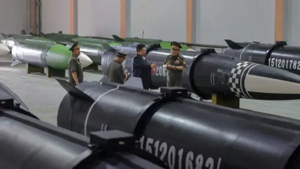 ‘সবচেয়ে শক্তিশালী’ ব্যালিস্টিক ক্ষেপণাস্ত্র উন্মোচন করল উ. কোরিয়া