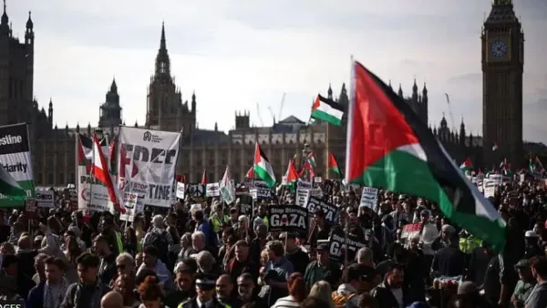 লন্ডনে ফিলিস্তিনপন্থী সমাবেশে হাজারো মানুষের ঢল
