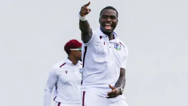 জয়সোয়ালকে বল ছুঁড়ে শাস্তি পেলেন সিলস