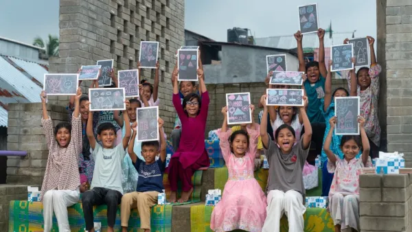 ১ হাজারের বেশি স্কুলে বিতরণ করা হলো টাইলচক 
