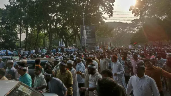 শিক্ষকদের সচিবালয় অভিমুখে যাত্রায় পুলিশের বাধা 