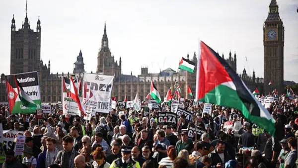 লন্ডনে ফিলিস্তিনপন্থী বিশাল সমাবেশ: যুদ্ধবিরতির পর হাজারো মানুষের প্রতিবাদ