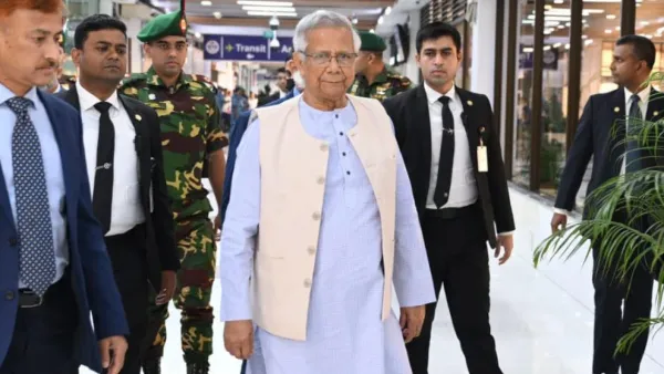 রোম সফর শেষে দেশে ফিরলেন প্রধান উপদেষ্টা