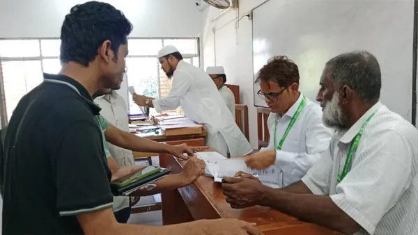 চাকসুর ভোটগ্রহণ চলছে