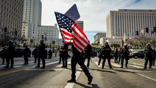 ইমিগ্রেশন অভিযানের কারণে লস এঞ্জেলেসে জরুরি অবস্থা