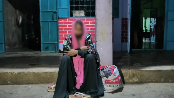 স্ত্রীর স্বীকৃতি পেতে অন্তঃসত্ত্বা তরুণীর অনশন