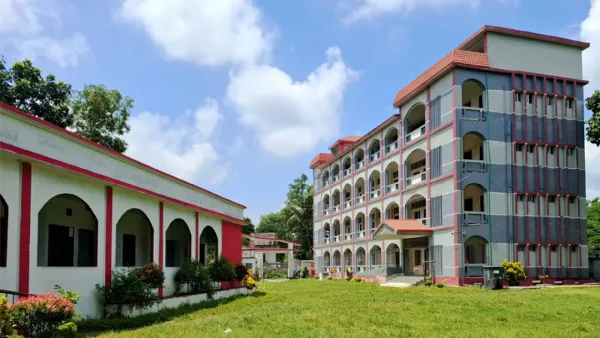 যে প্রতিষ্ঠানে পাশ করেছে এক শিক্ষার্থী!