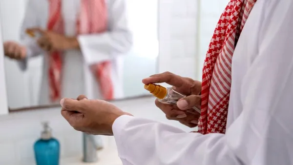 জুমার দিনে সুগন্ধি ব্যবহারের বিষয়ে হাদিসে যা এসেছে