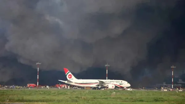 ঢাকার একাধিক ফ্লাইট চট্টগ্রাম ও কলকাতায় অবতরণ 