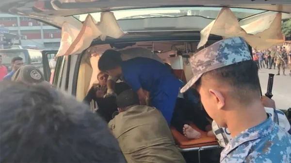 আগুন নেভাতে গিয়ে আনসারের ১৭ সদস্য আহত