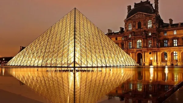 বিশ্বখ্যাত লুভর মিউজিয়ামে চুরি, একদিনের জন্য বন্ধ ঘোষণা