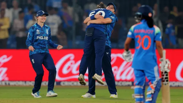 ঘরের মাঠের বিশ্বকাপে টানা ৩ ম্যাচ হারল ভারত, সেমিতে ইংল্যান্ড