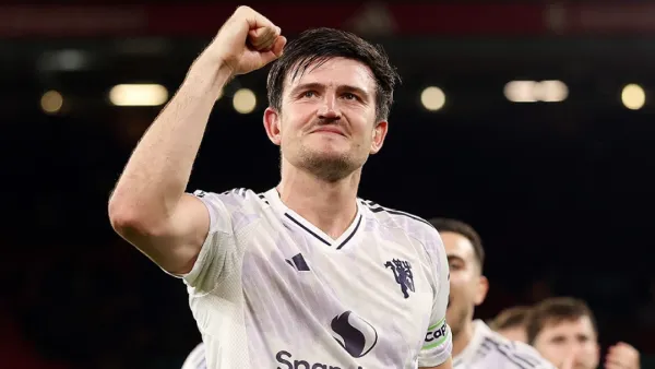 ম্যাগুয়ের ম্যাজিকে ৯ বছর পর ইউনাইটেডের অ্যানফিল্ড জয়