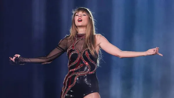 আবারও বিশ্বের সবচেয়ে ধনী বিনোদন তারকা টেইলর সুইফট