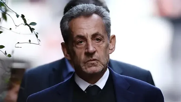ফ্রান্সের সাবেক প্রেসিডেন্ট নিকোলাস সারকোজি কারাগারে