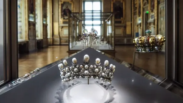 গয়নার মূল্য জানাল ফ্রান্স