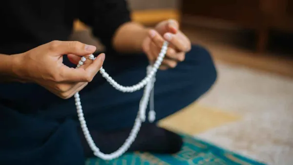 প্রত্যেক নামাজের পর যে ৩ দোয়া পড়ার বিশেষ গুরুত্ব রয়েছে