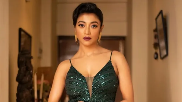 নতুন রূপে নজর কাড়লেন পাওলি দাম