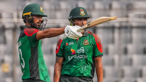 মিরপুরে ১০ বছর পর এমন জুটি, রেকর্ড ছক্কায়ও