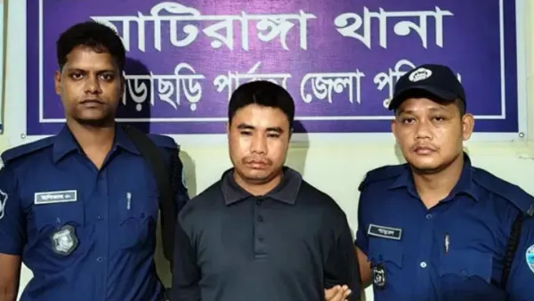 অস্ত্রের ভয় দেখিয়ে স্কুল শিক্ষিকাকে ধর্ষণ, যুবক আটক