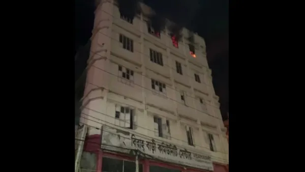 কালশীতে পুড়ল পোশাক কারখানা