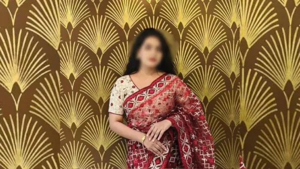 শিক্ষক বাবা-মাকে কৃষক ও গৃহিনী বানিয়ে হলে সিট নিলেন জবিছাত্রী