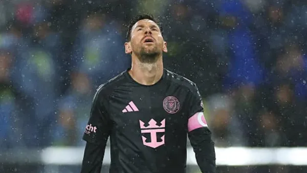 মেসির শেষ মুহূর্তের গোলও বাঁচাতে পারেনি মায়ামিকে