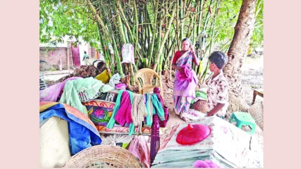 উচ্ছেদের পর আশ্রয়হীন পাঁচ কোল পরিবার