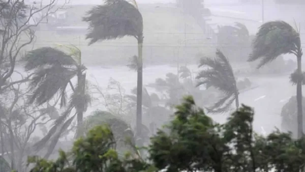 দুপুরের মধ্যে ৮০ কিমি বেগে ঝড়ের আভাস যেসব জেলায়