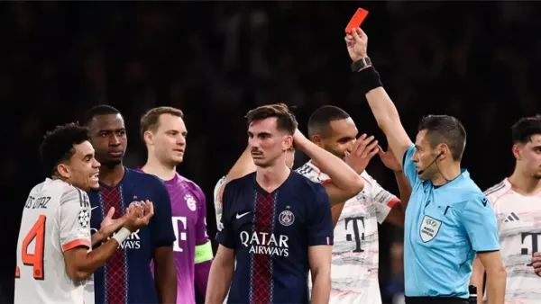 জোড়া গোল করে লাল কার্ড পেলেন দিয়াস, তবুও পিএসজিকে হারাল বায়ার্ন