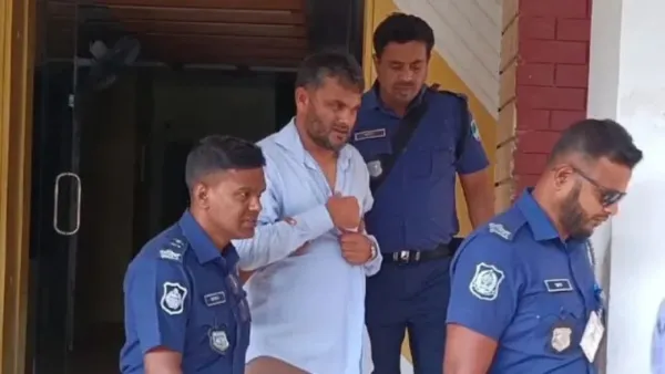 ঝিনাইদহে যুবলীগ সভাপতিকে গণপিটুনি, উদ্ধার করল পুলিশ 