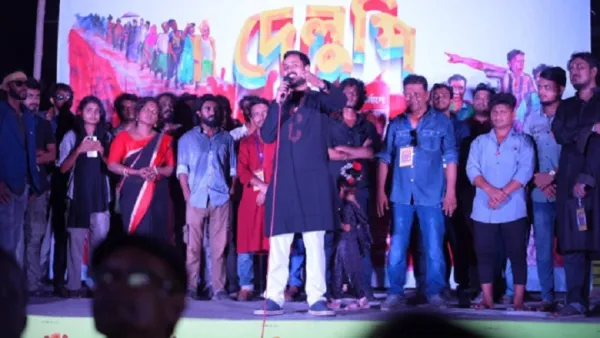 খুলনায় ‘দেলুপি’র প্রিমিয়ার অনুষ্ঠিত