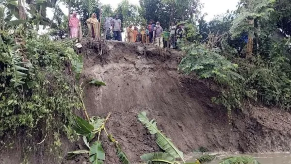 জামালপুরে অসময়ে নদী ভাঙন, হুমকিতে দেড় শতাধিক পরিবার