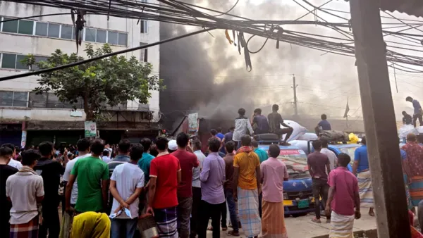 টঙ্গীতে তুলার গোডাউনে আগুন