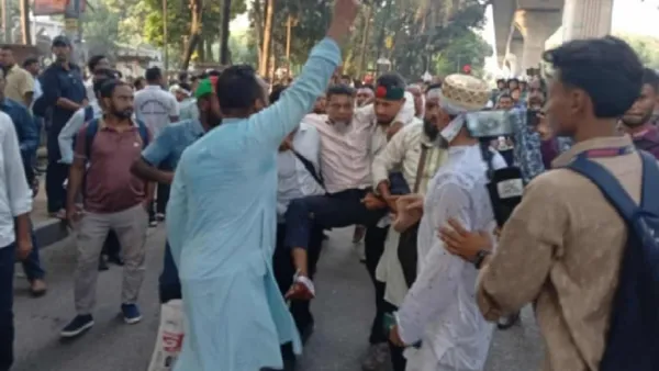 প্রাথমিক শিক্ষকদের কর্মসূচিতে সাউন্ড গ্রেনেড নিক্ষেপ পুলিশের, আহত অনেকে