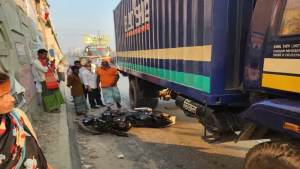 নারায়ণগঞ্জে সড়ক দুর্ঘটনায় নারীর পা বিচ্ছিন্ন