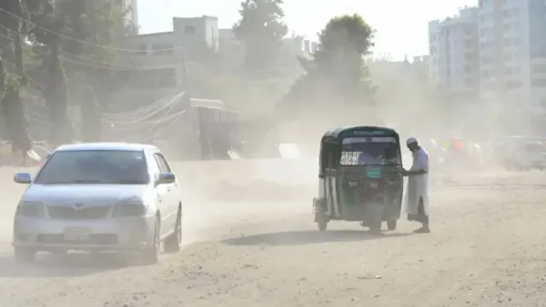 ঢাকার বাতাস ‘খুব অস্বাস্থ্যকর’, দূষণের শীর্ষে দিল্লি