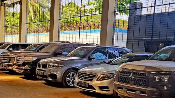 শুল্কমুক্ত সুবিধায় আনা ৩১ বিলাসবহুল গাড়ি হস্তান্তরের নির্দেশ