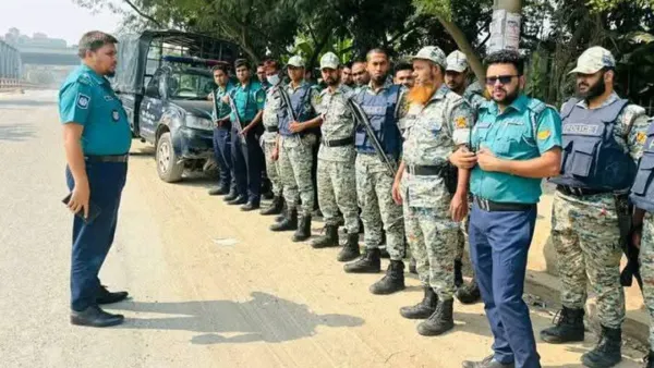 গাজীপুরে লকডাউনের প্রভাব পড়েনি, কঠোর অবস্থানে আইনশৃঙ্খলা বাহিনী