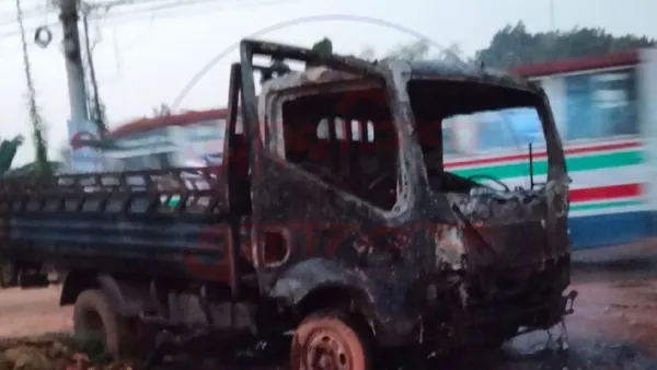 আশুলিয়ায় পিকআপে অগ্নিসংযোগ