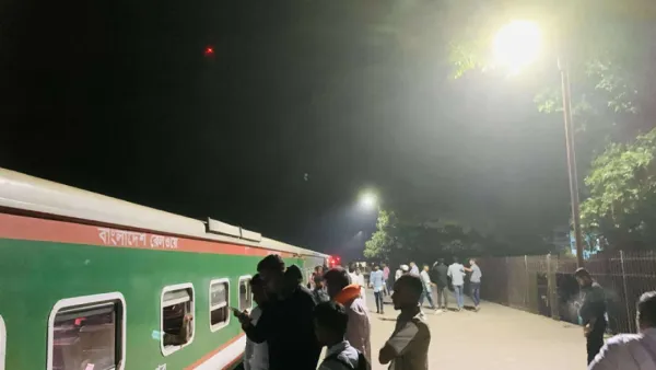 ব্রাহ্মণবাড়িয়ায় ফের রেললাইনে আগুন