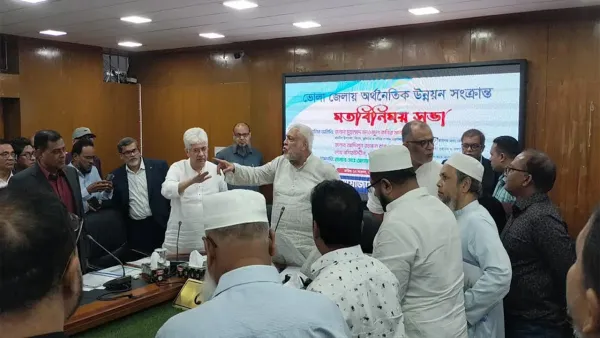 ভোলায় বিক্ষোভের মুখে ৩ উপদেষ্টা 