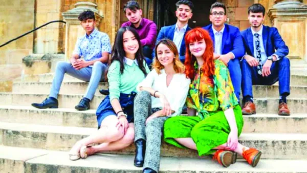 ইংল্যান্ডে উচ্চশিক্ষার পাশাপাশি উন্নত ক্যারিয়ার 