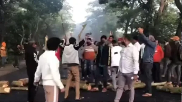 গোপালগঞ্জে মহাসড়কে ২০ মিনিটের বিক্ষোভ নিষিদ্ধ ছাত্রলীগের