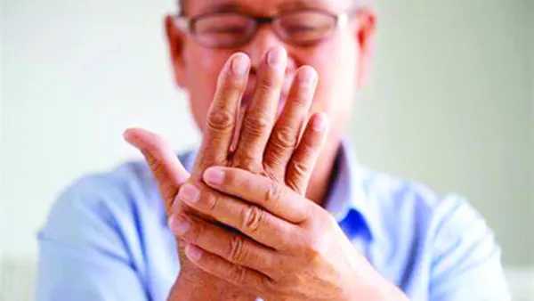 হাত কাঁপা রোগের কারণ ও চিকিৎসা