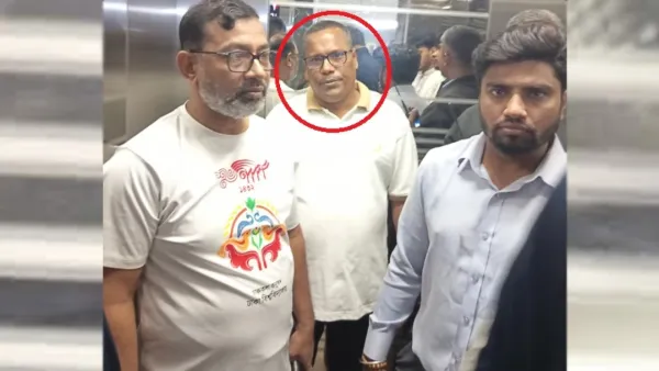 ‘আই ডোন্ট কেয়ার’ ফটোকার্ড পোস্ট, ঢাবির ডেপুটি রেজিস্ট্রার আটক