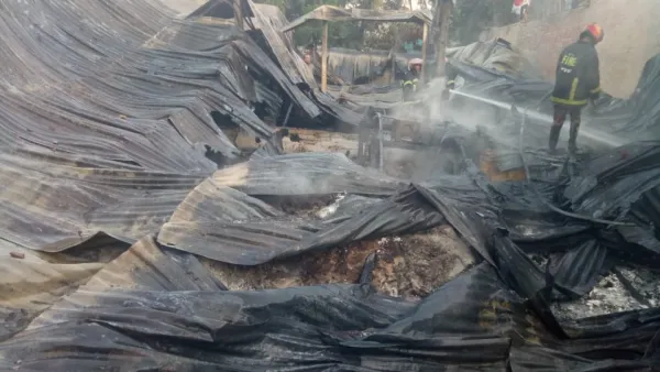 ফতুল্লায় আগুনে পুড়ল পলির কারখানা