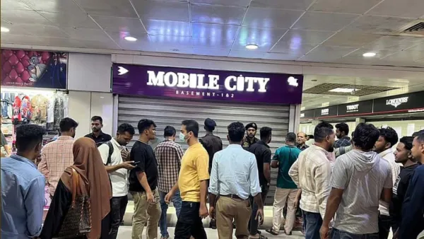 মোবাইল বাজারে গুজব, ধর্মঘটে অস্থিরতা 