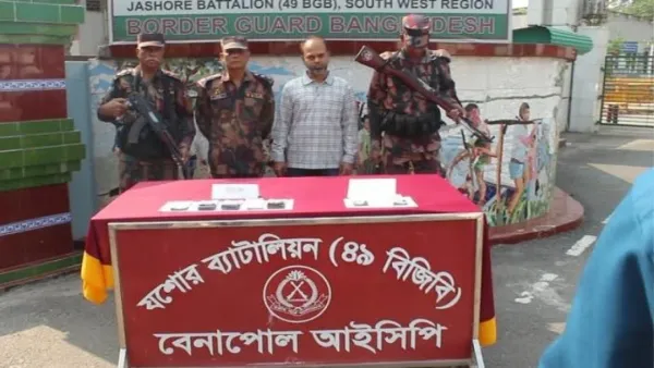 টার্মিনালে মার্কিন ডলার ও সৌদি রিয়ালসহ যাত্রী আটক