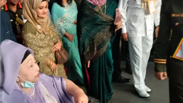 সেনাকুঞ্জের সংবর্ধনা অনুষ্ঠানে খালেদা জিয়া